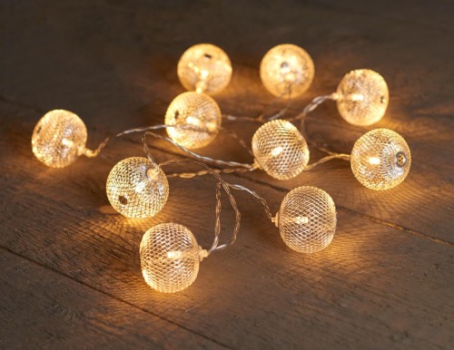 Lampki choinkowe, kule LED