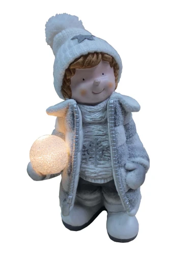 FIGURKA CHŁOPCZYK 43,5 CM Z PODŚWIETLANĄ KULĄ
